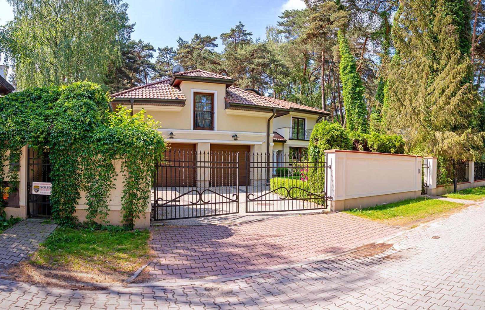 Luxury Villa Indoor Pool Warsaw Magdalenka Exteriör bild